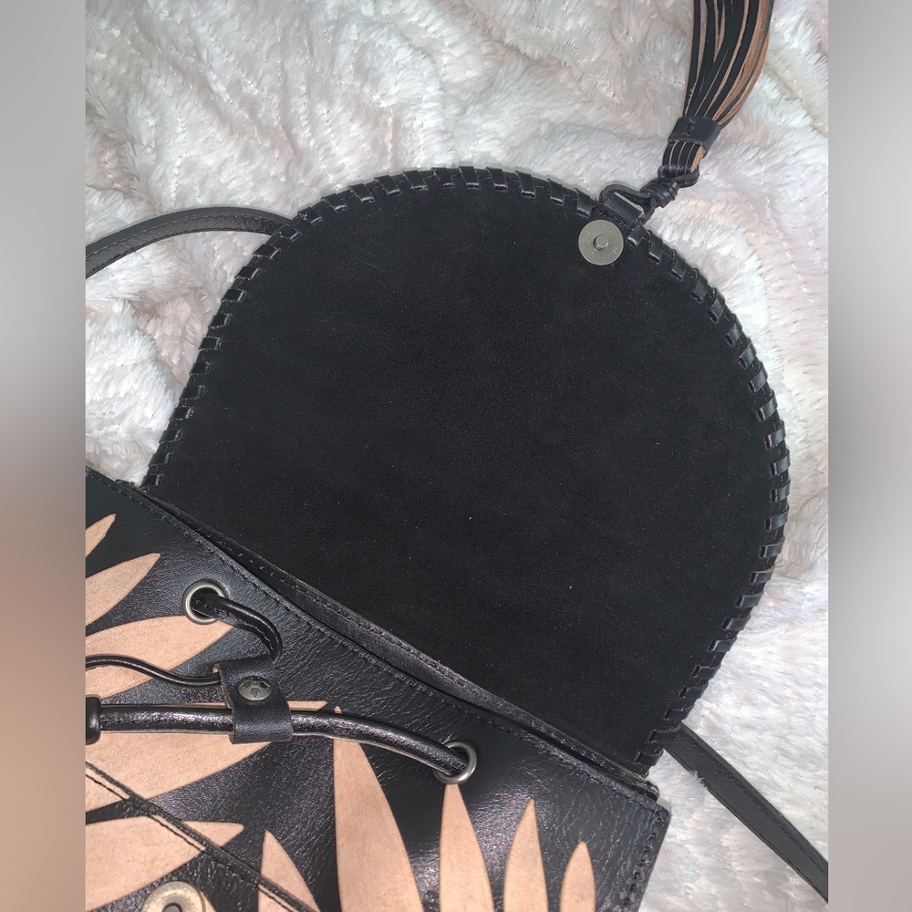 PATRICA NASH BACKPACK ๐ - Picture 5 of 9